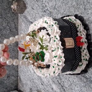 PurseFestive Black and White Women's Bag